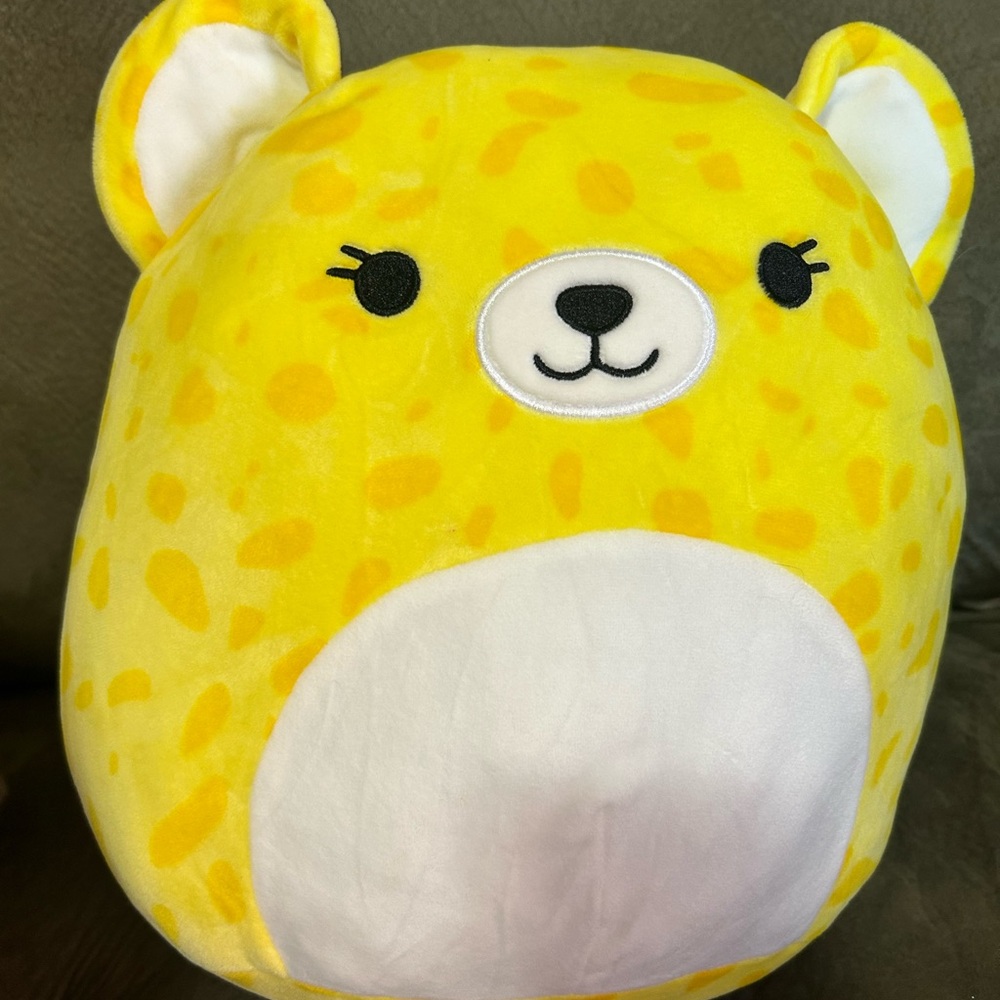 Claire's Exclusive Lexi 11” Squishmallow NWOT